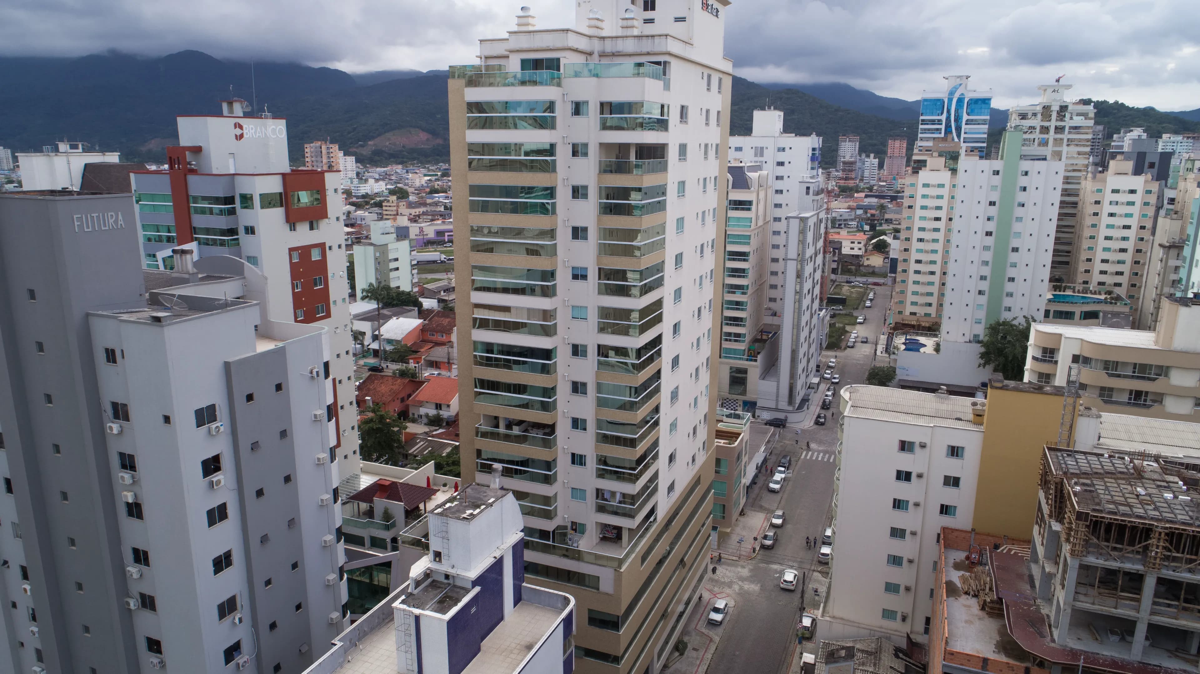 Green Gold Residence — Santana Construtora